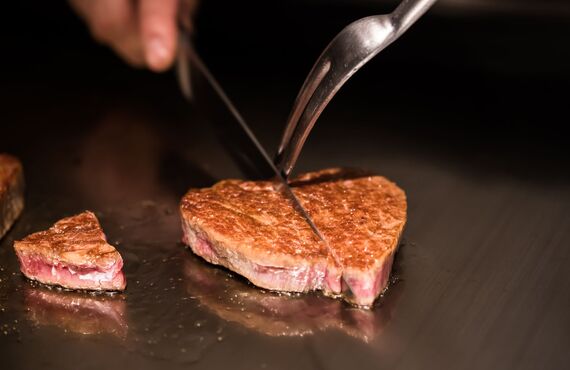こだわりのお肉を使用したお弁当やカレーを鹿児島市から全国へお届け | お取り寄せから通販まで・牛かつぎゅう太