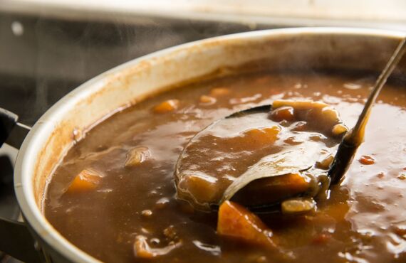 黒毛和牛の牛すじを使用した美味しいカレーをご自宅で手軽に楽しめます | お取り寄せから通販まで・牛かつぎゅう太